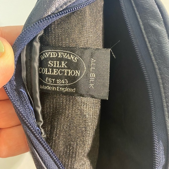 David Evans Silk Circle Crossbody Purse with Mini Bag, Navy Blue with Flowers - Picture 3 of 9